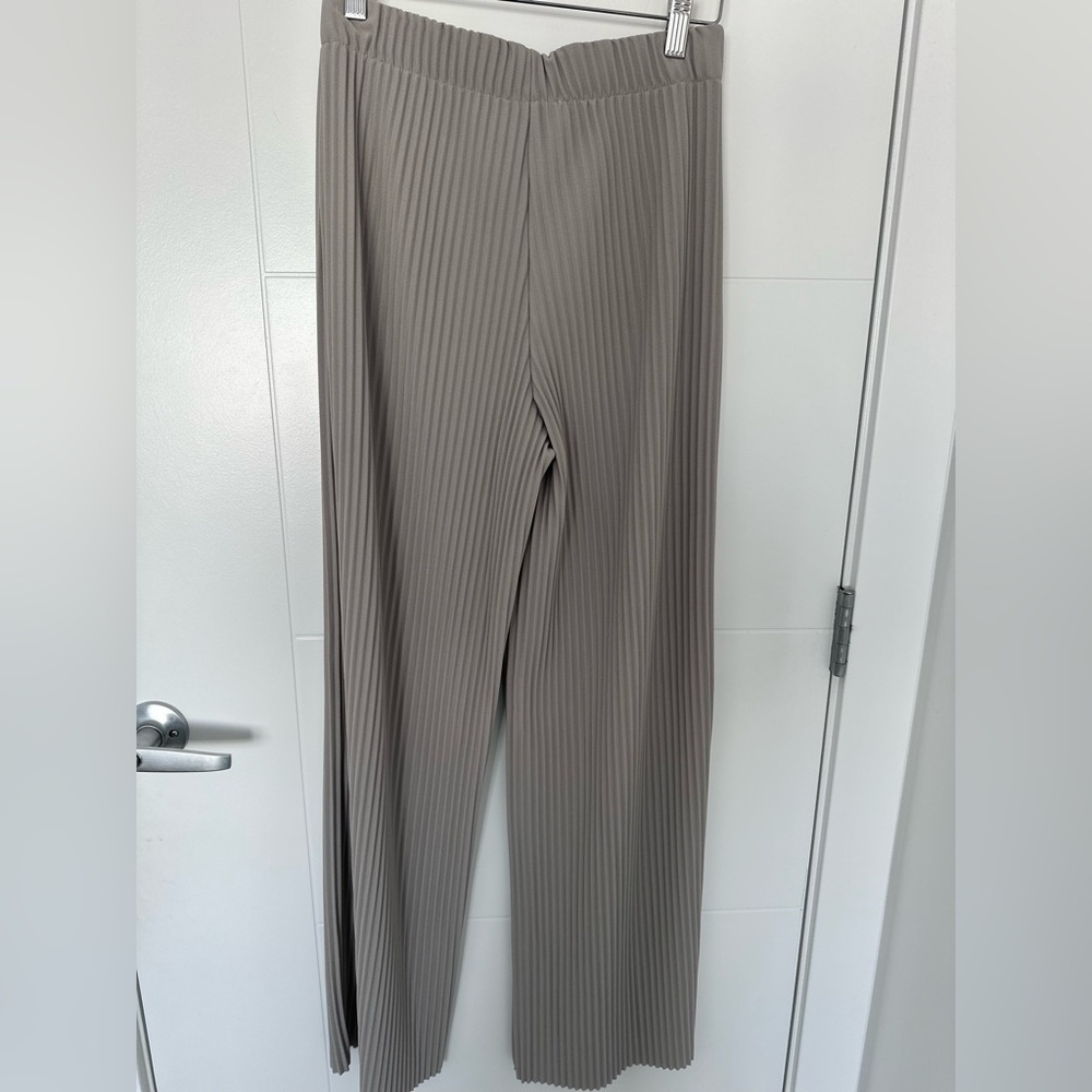 Aritzia Babaton Skilled Pant (Ashen Grey) - Picture 6 of 7